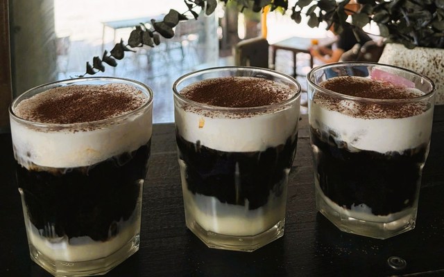 Cà Phê Phạm Gia - 10B Mai Hắc Đế