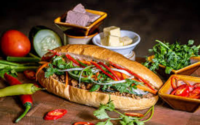 Bánh Mì Truyền Thống - Xuân Đỉnh