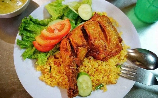 Cơm Gà Xối Mỡ 79