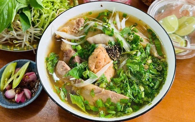 Bún Bò Ngọc Hà - Đặc Sản Quảng Ngãi & Ram Thịt Nướng - Nguyễn Cửu Đàm