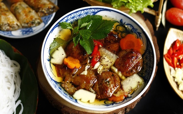 Chấm - Bún Chả Hà Nội - 10 Bà Triệu