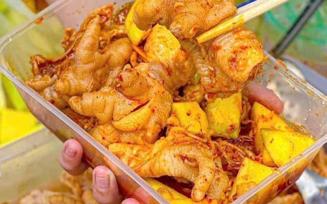 Ăn Vặt - Chân Gà Sốt Thái - Chợ Điều