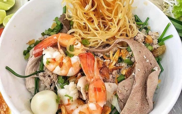 Hủ Tiếu Nam Vang - Bò Kho 3 Anh Em