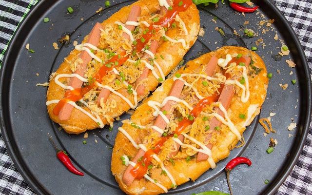Kim Châu - Bánh Mì Sốt Dầu Trứng Nướng Muối Ớt