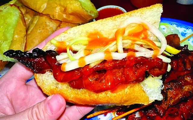 Cá Em 94 - Bánh Mì Thịt Nướng Cambodia - Phạm Văn Đồng