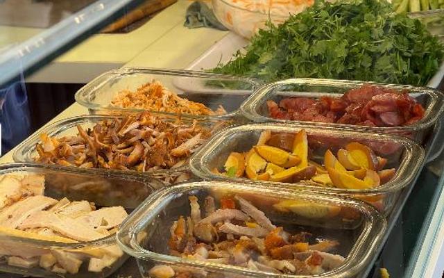 Bánh Mì Tứ Hải - 82 Hoàng Văn Thụ