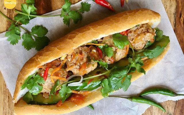 Bánh Mì Cha Cha - Cách Mạng Tháng 8