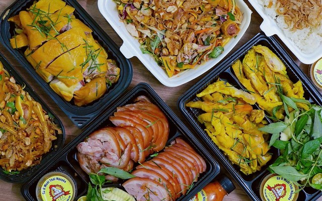 Gà Ủ Muối Cô Linh - Đà Nẵng