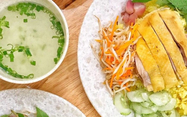 Cơm Gà Ta - Bò Kho Phượng Hoàng