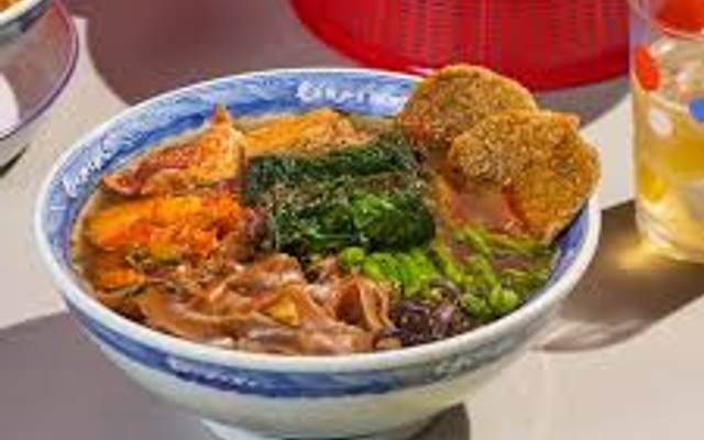 Cô Quỳnh - Bánh Đa Cua, Bún & Miến Trộn - Nguyễn Văn Tuyết