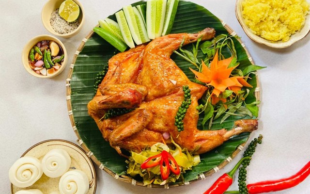 Gà Nướng Mắm Nhĩ Vy Vy