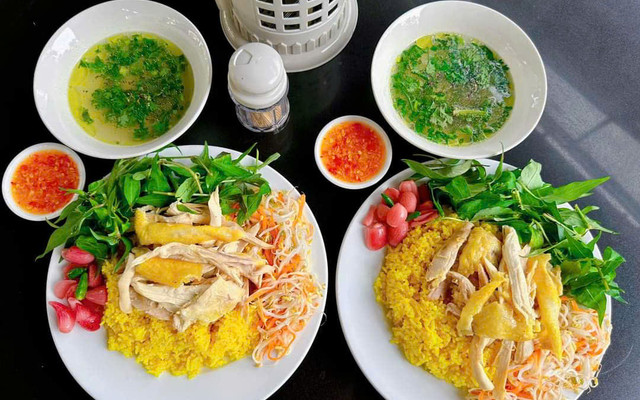 Cơm Gà Tuyết Dung - Lê Thánh Tôn