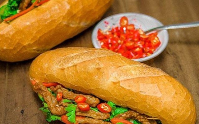 Bánh Mì Chả Cá & Ăn Vặt - Cô Tám