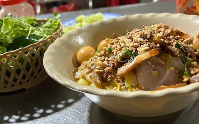 Quán Hồng - Cao Lầu, Cơm Gà & Mỳ Quảng