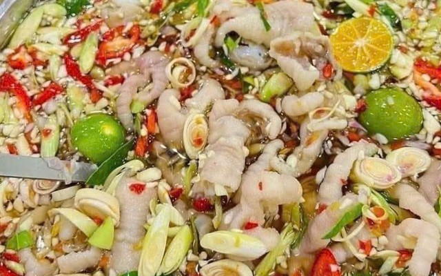 Ăn Vặt Bé Gạo - Chân Gà Sốt Thái & Sả Tắc