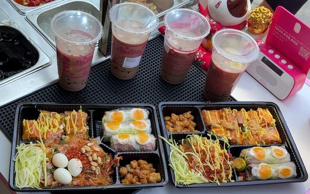 Trà Sữa & Bánh Tráng Ms. Đen - Tố Hữu