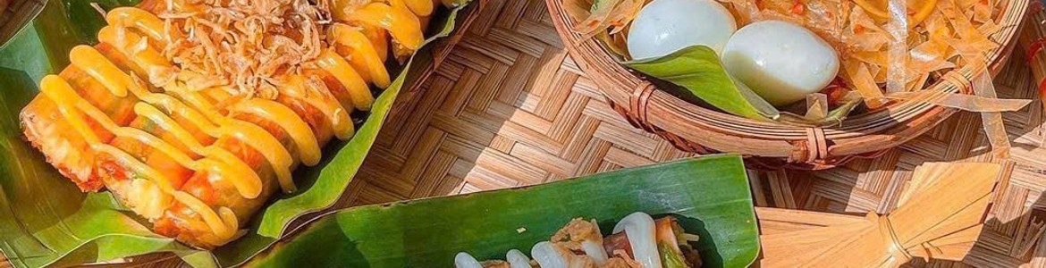 Bánh Tráng Cuốn Trộn & Trứng Lòng Đào Ú Ù Muội