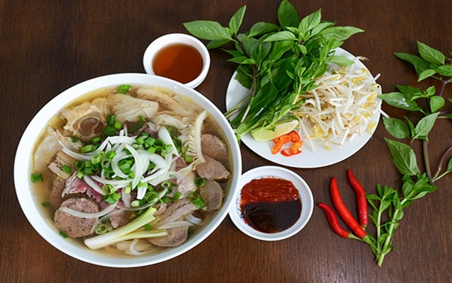 Phở 2 Long - 212 Lê Lợi