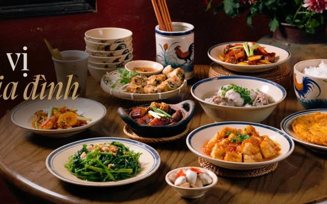Cơm Lệ - Ấm Vị Gia Đình - Nguyễn Hoàng