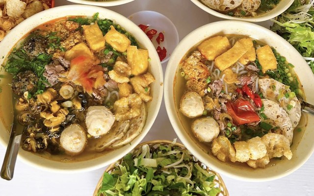 Riêu Ốc Hề Lô - 445 Ngô Gia Tự