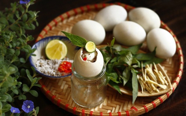 Hột Vịt Lộn Luộc - Nước Dừa Tươi Bình An