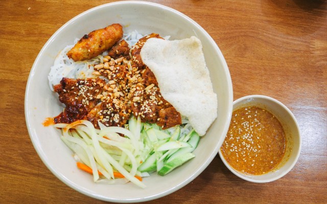 Cô Hải - Cơm, Bún Thịt Nướng & Xôi Thịt
