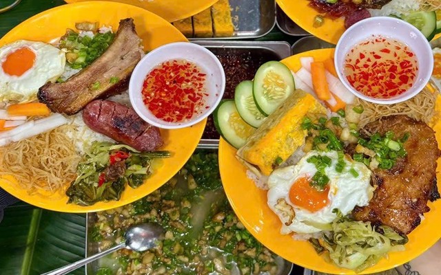Cơm Tấm Múc - 10 Bà Triệu