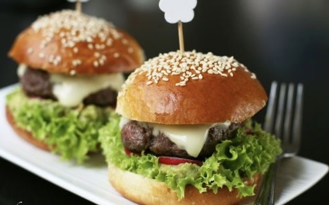 Hambuger Xitrum - Phan Đăng Lưu