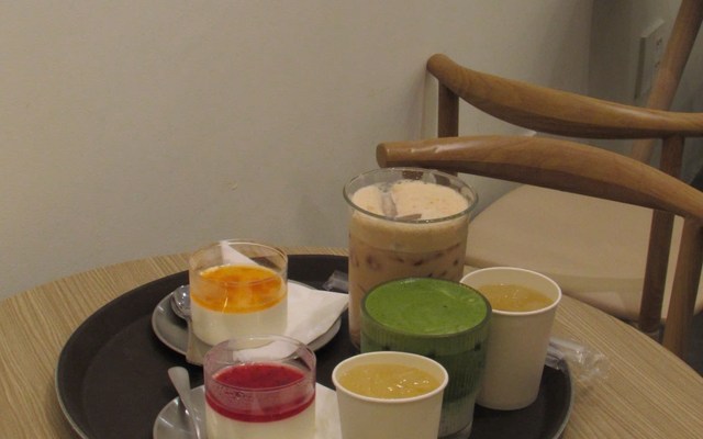 TÙ TÌ Drink n Cake