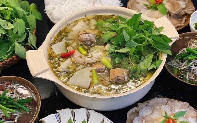 Lẩu Gà Lá É Phú Yên - 392 Nguyễn Văn Quá Quận 12