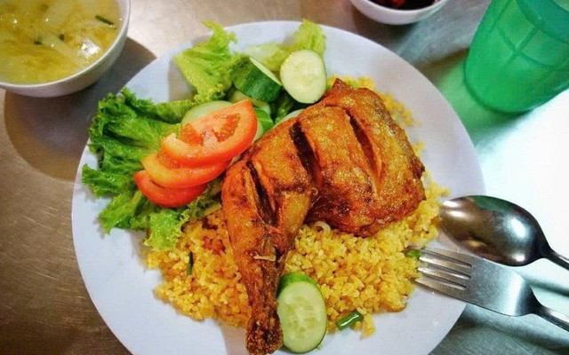 Cơm Chiên Gà Xối Mỡ & Mì Xào Cô Liên