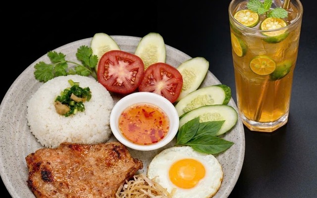 Cơm Tấm Sườn Bụi - 69 Nam Quốc Cang