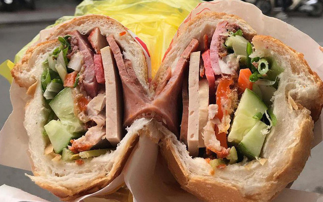 Bánh Mì Sài Gòn - Trâm Sury