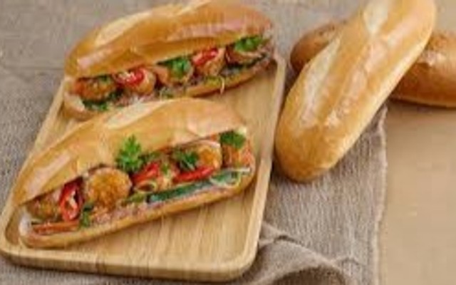 Bánh Mì Heo Quay - Hoà Phú