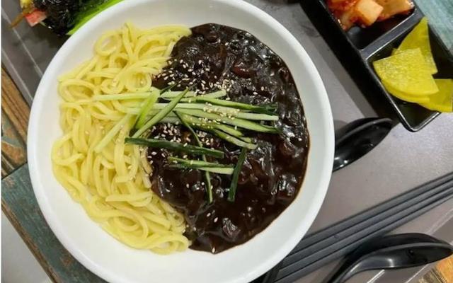Mì Tương Đen Đậu Đậu