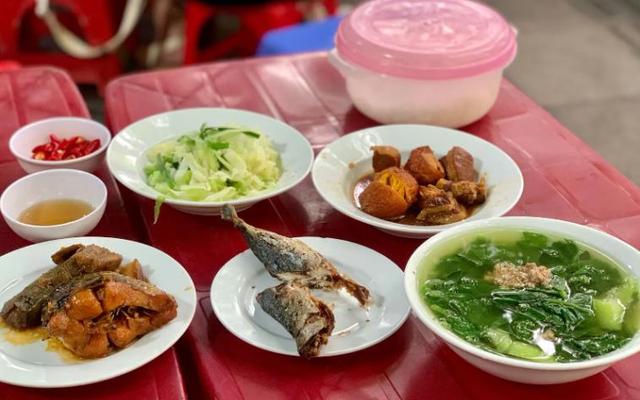 Quán Cơm Trạm Sạc Lộc Ký