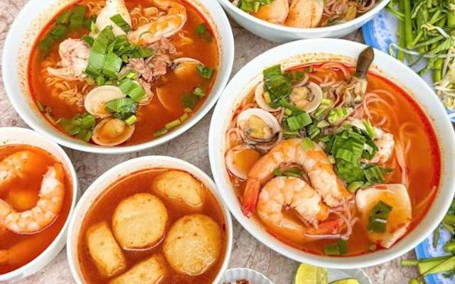 Bún Thái Robee - Lẩu Hải Sản Chua Cay, Trái Cây Tươi Cắt Sẵn & Nước Ép Nguyên Chất