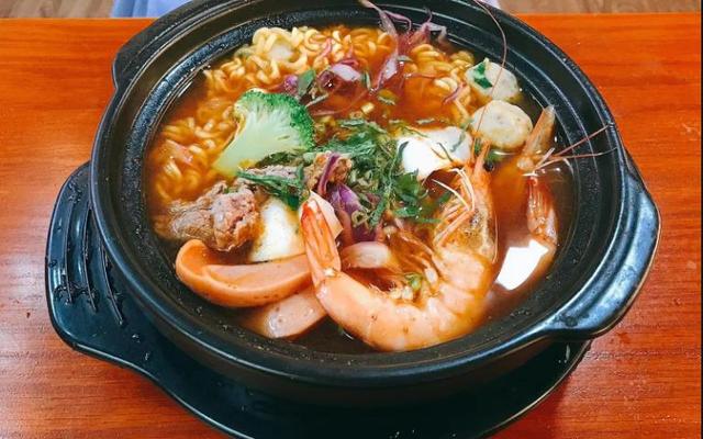 Ăn Vặt Nhom Nhom - 84 Hồng Hải