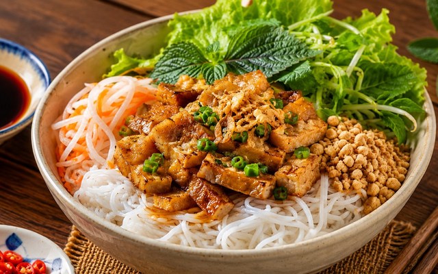 Bún Trộn Xá Xíu Cháy Cạnh - Nguyễn Hữu Cầu