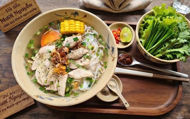 Hủ Tiếu Thập Cẩm Miền Tây - Mười Nguyễn