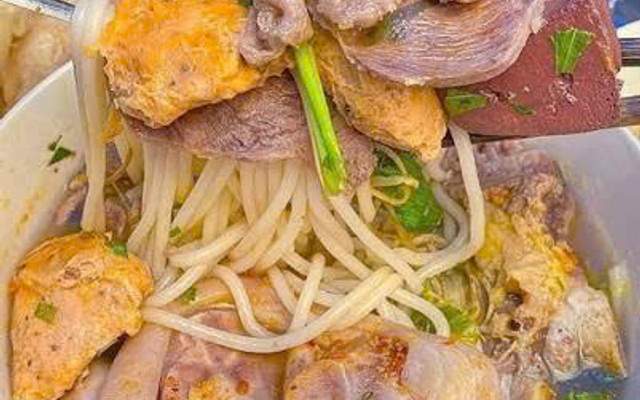 Bún Bò Huế Cô Xuân Đông Ba - Đường Số 10