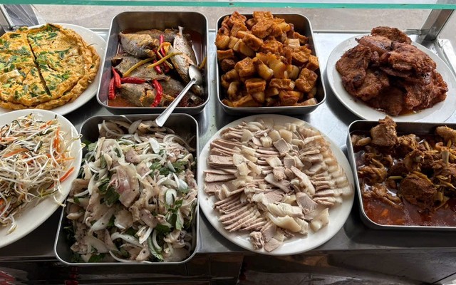 Quán Cơm Linh Nhi - 82 Phạm Thị Liên
