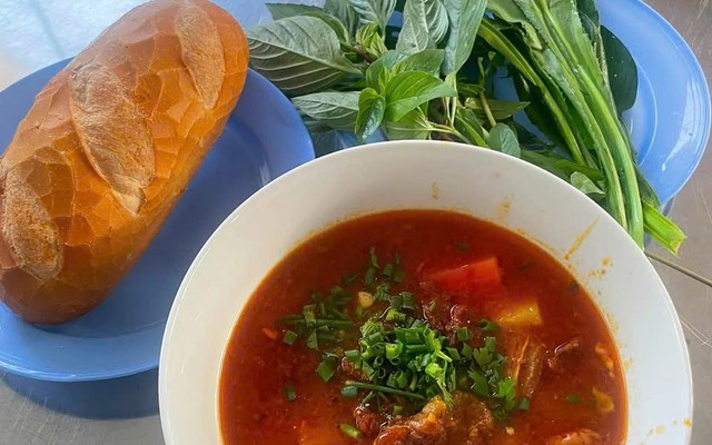 Bánh Mì Bò Kho - Chợ Đồi