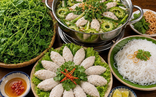 Tiệm Lẩu Cá Thập Niên