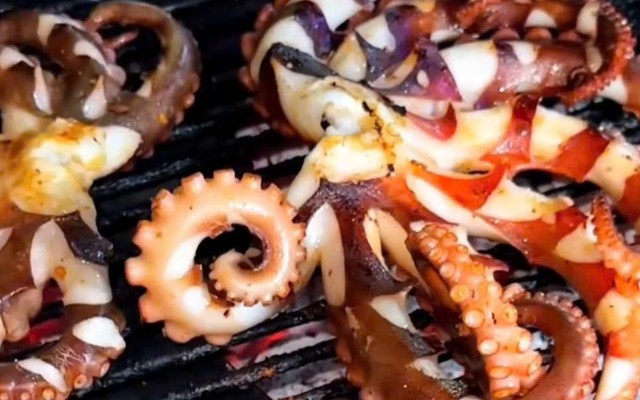 BẠCH TUỘC NƯỚNG - CẦU KIỆU