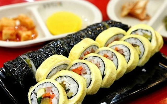 Bếp Bà Ti - Kimbap, Miến Trộn & Salad Ức Gà