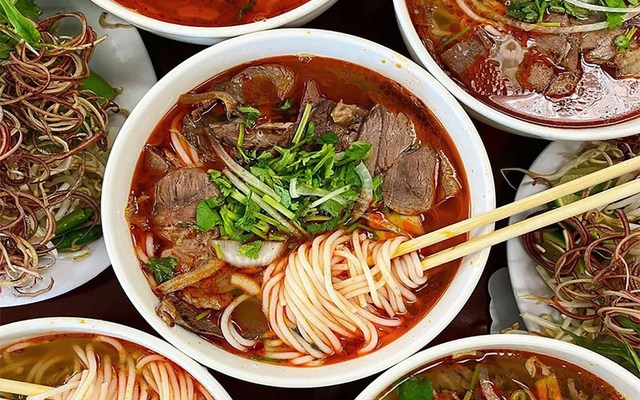 Bún Bò Huế Cô Huệ - Phạm Văn Chiêu