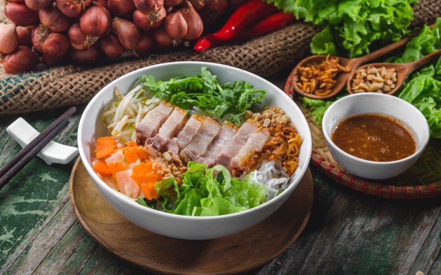 Quán Huế - Bún Mắm Nêm, Bánh Ép & Bánh Nậm Lọc