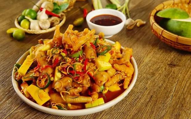 Ăn Vặt Bé Dâu - Chân Gà Sả Tắc & Sốt Thái - Điện Biên Phủ