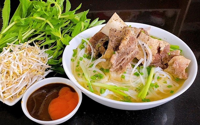 O Hằng - Phở Sườn Bò & Cơm Gà Xối Mỡ - 7 Hoàng Văn Thụ